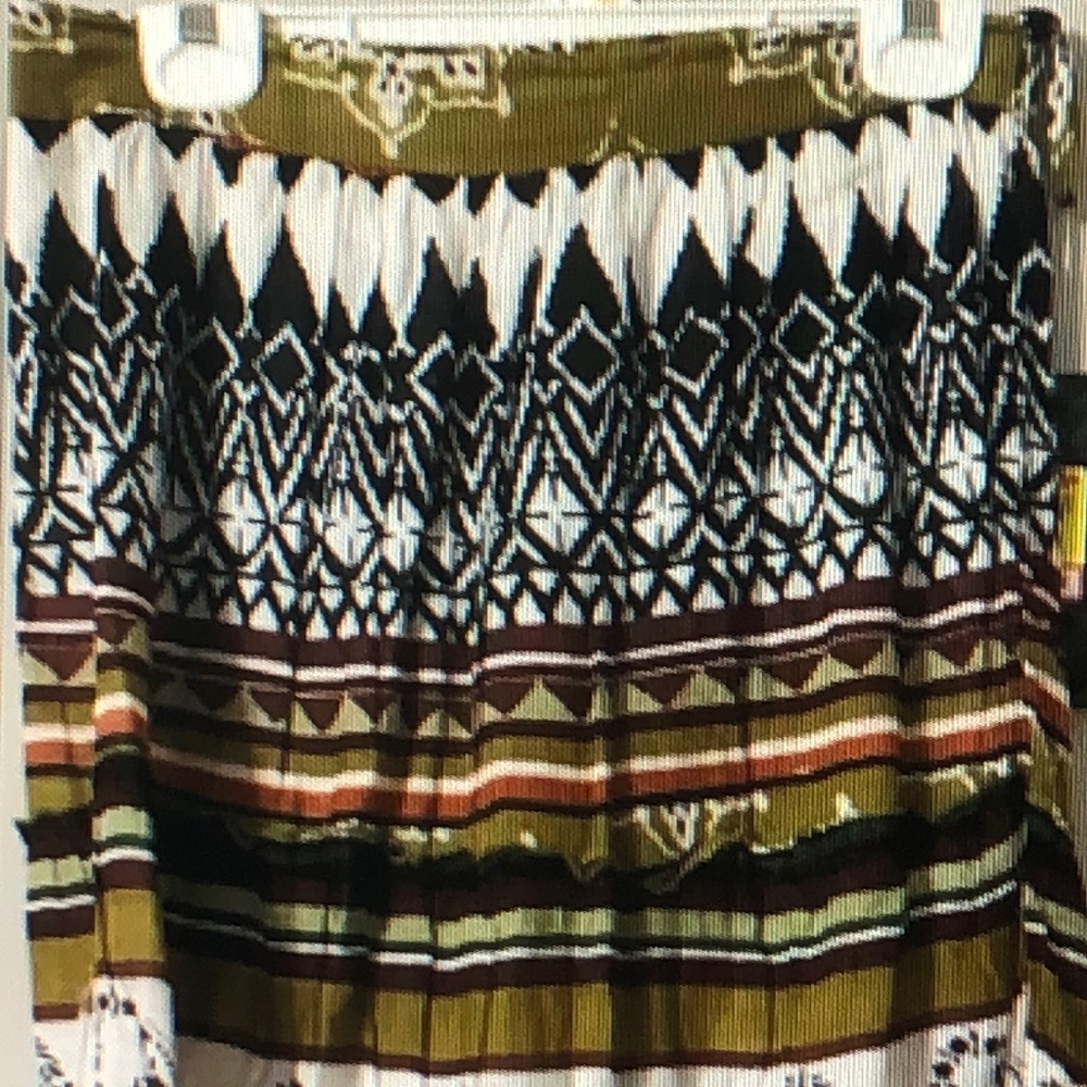 STUDIO WEST size LARGE Multicolor Patterned Skirt. NWT.